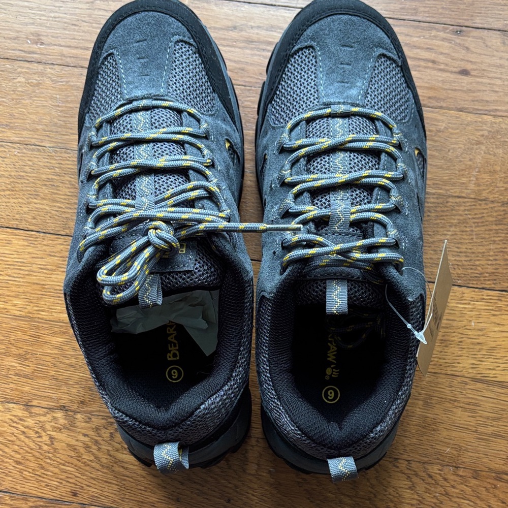 BearPaw Men's Black and Gray Athletic Hiking Shoes size 9
